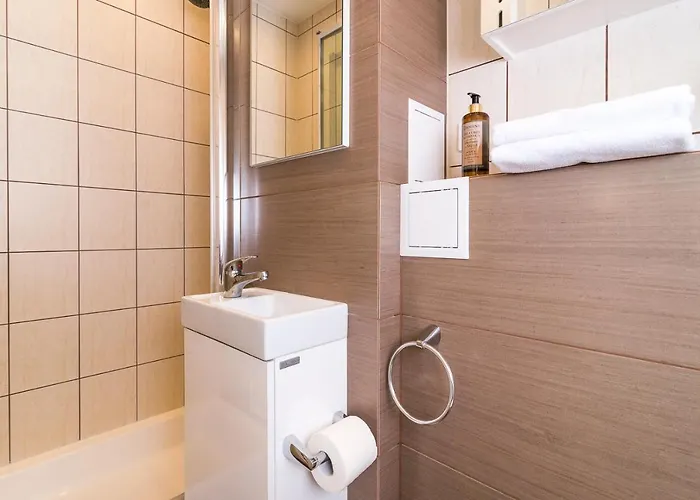 Bagno 7 - Modern By Renters Apartment